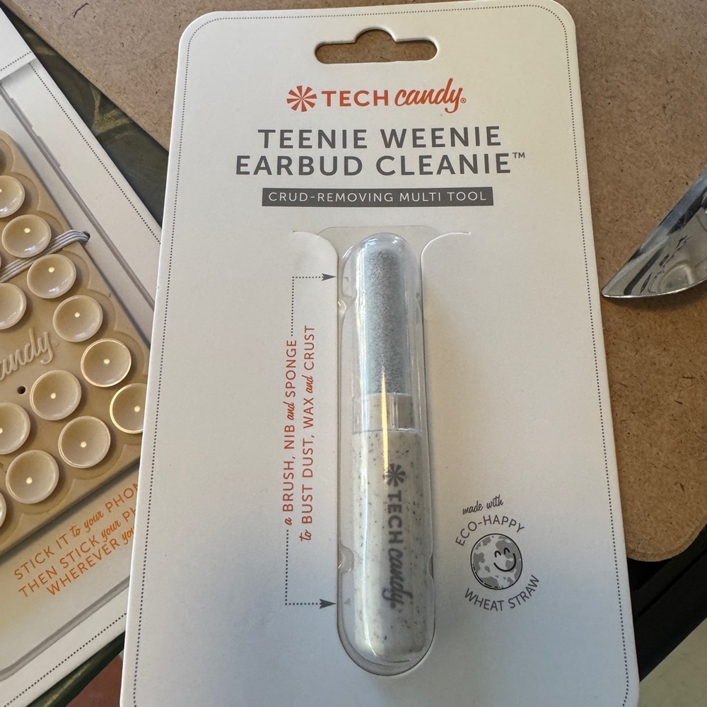 Tech Candy Earbud Cleaning Tool (New in sealed packaging)